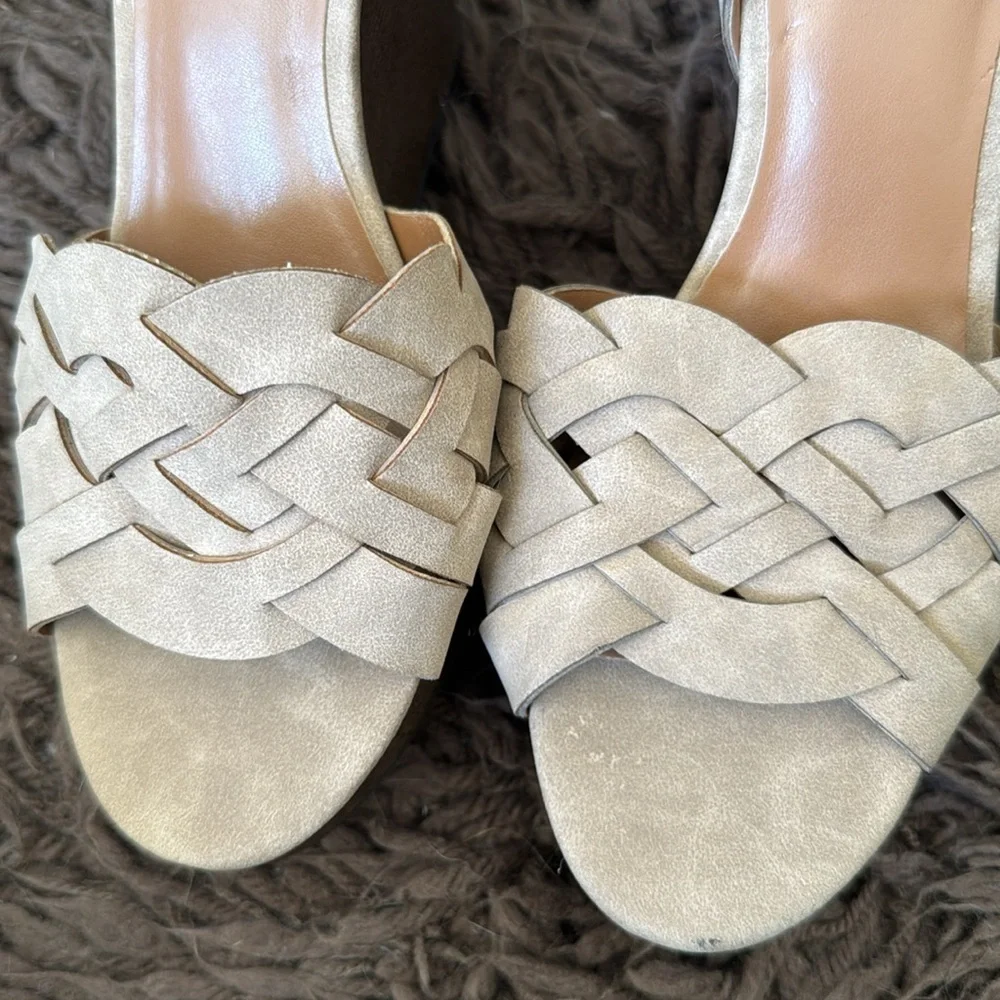 Indigo Rd ankle strap Platform wedge sandals size 7.5 IRKORTNEY-M